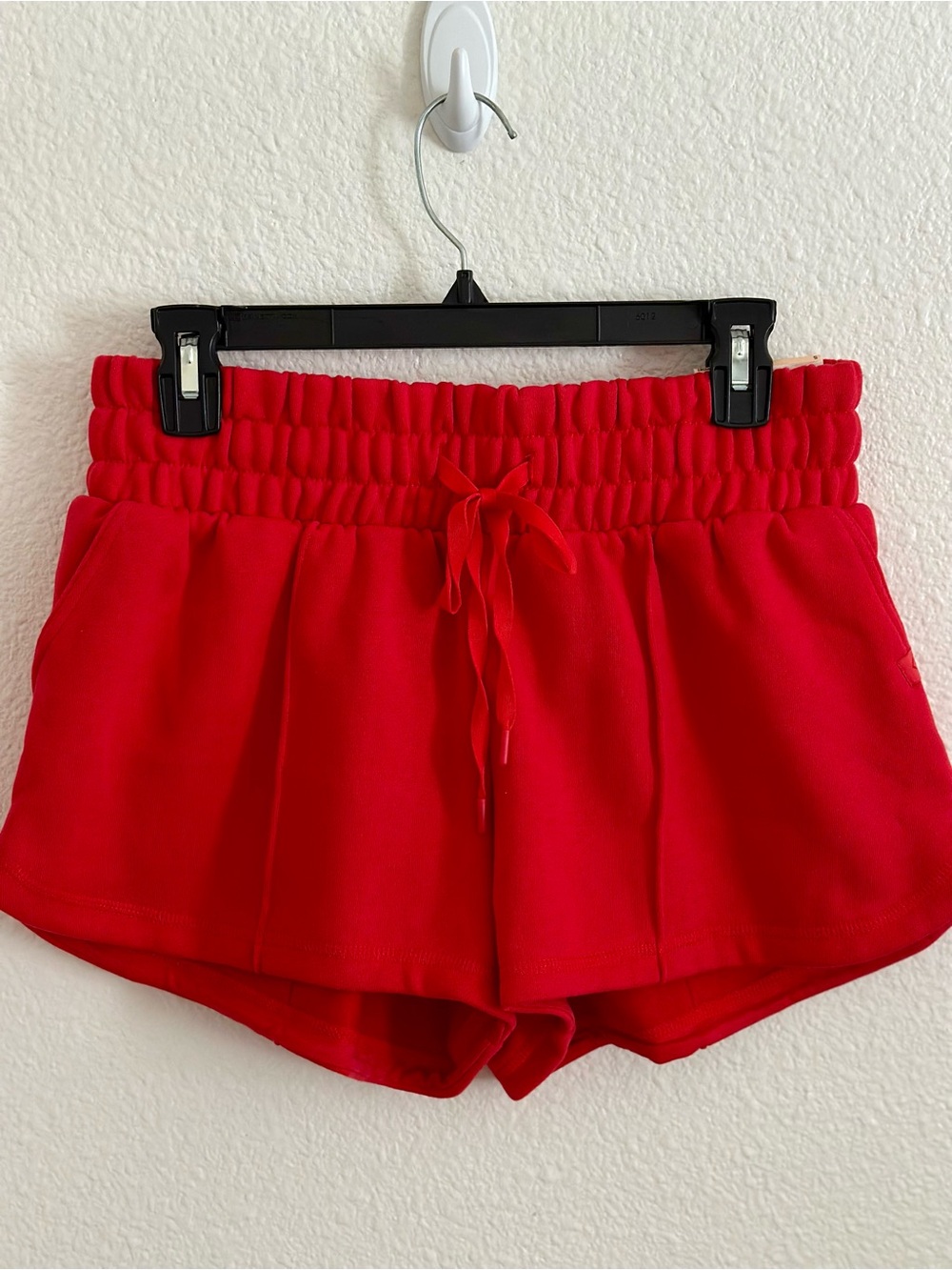 BLOGILATES Red Marshmallow Dolphin Short Size Small - Picture 3 of 7